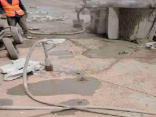 绵竹水泥混凝土路面板底注浆技术 路面脱空注浆整治方案